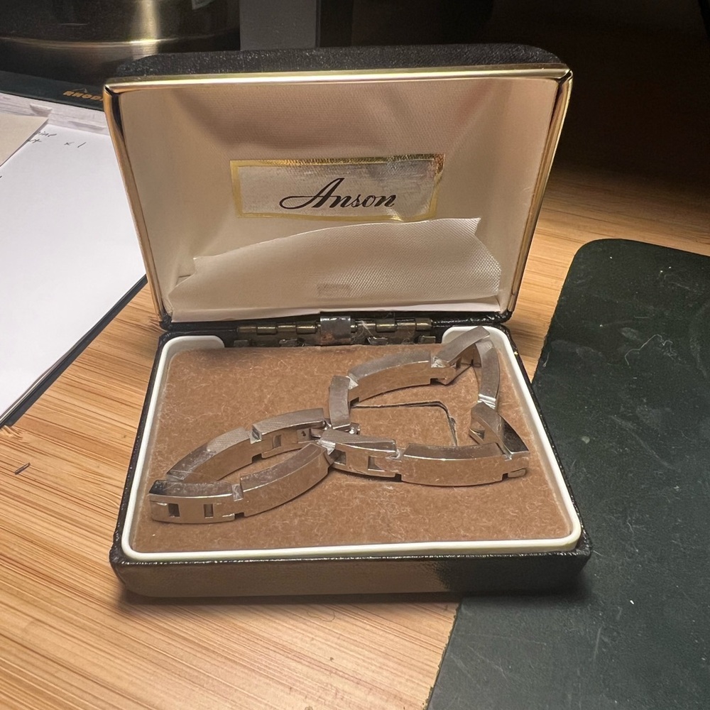 Vtg Avon silver tone bar link bracelet signed with Anson box